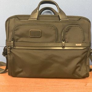 Tumi, Alfa, compact, large screen, laptop, brief